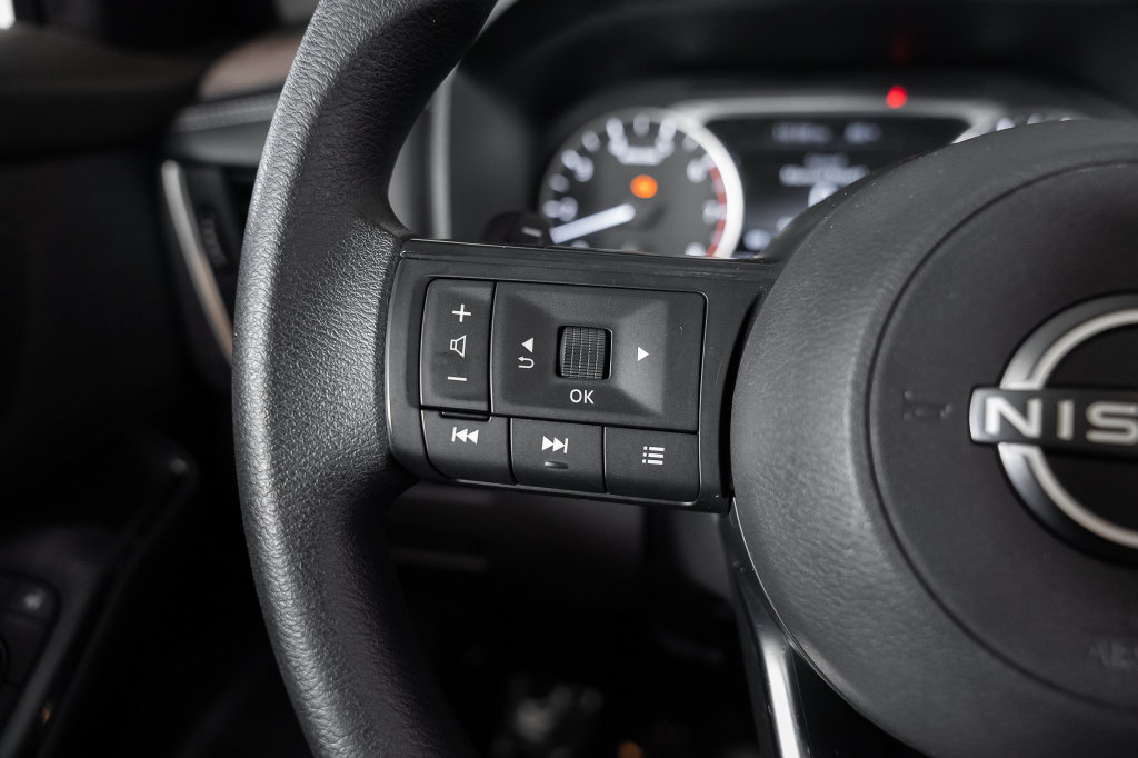 Used 2023 Nissan Rogue S FWD image 27