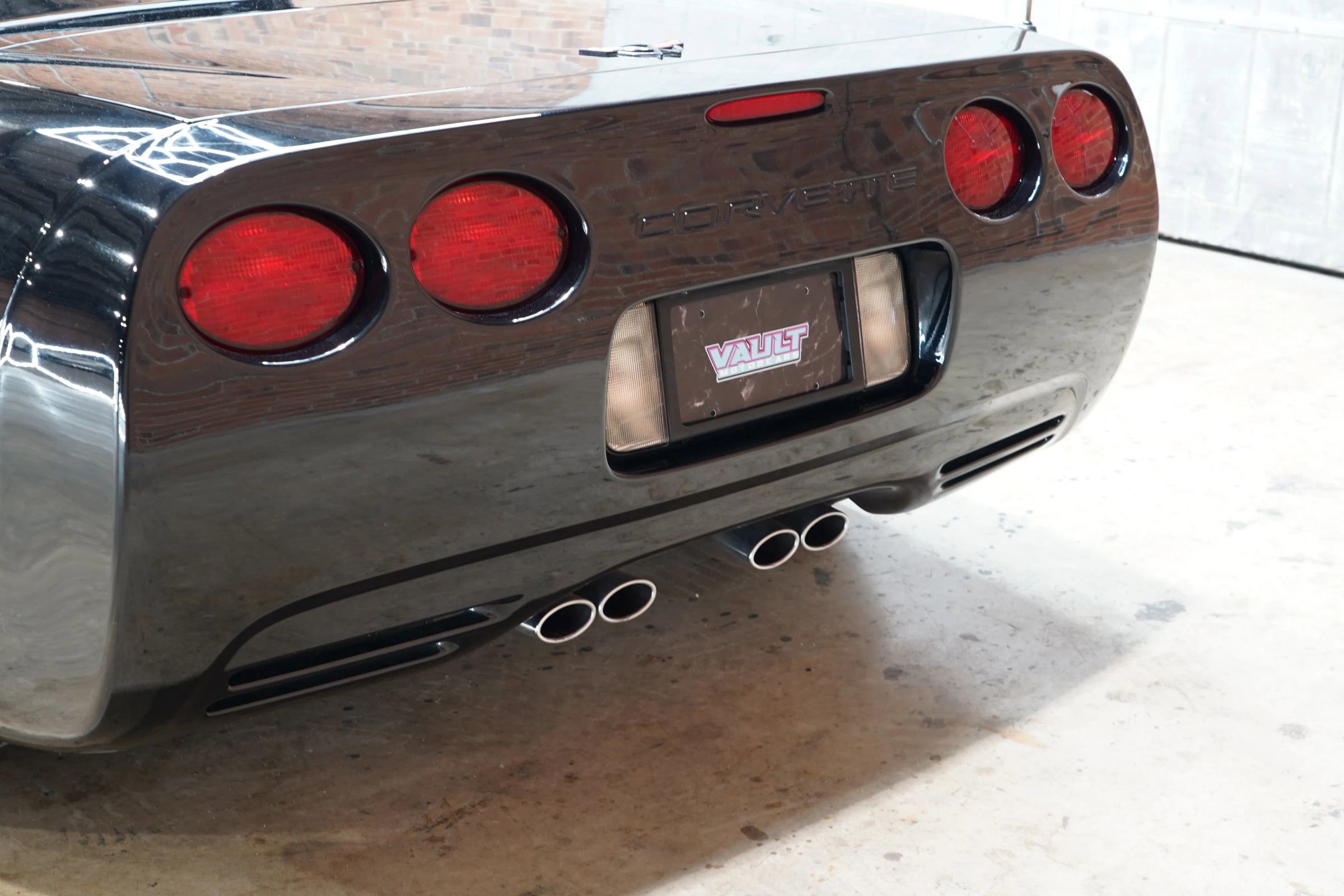 Used 2004 Chevrolet Corvette Convertible w/ Preferred Equipment Group image 14