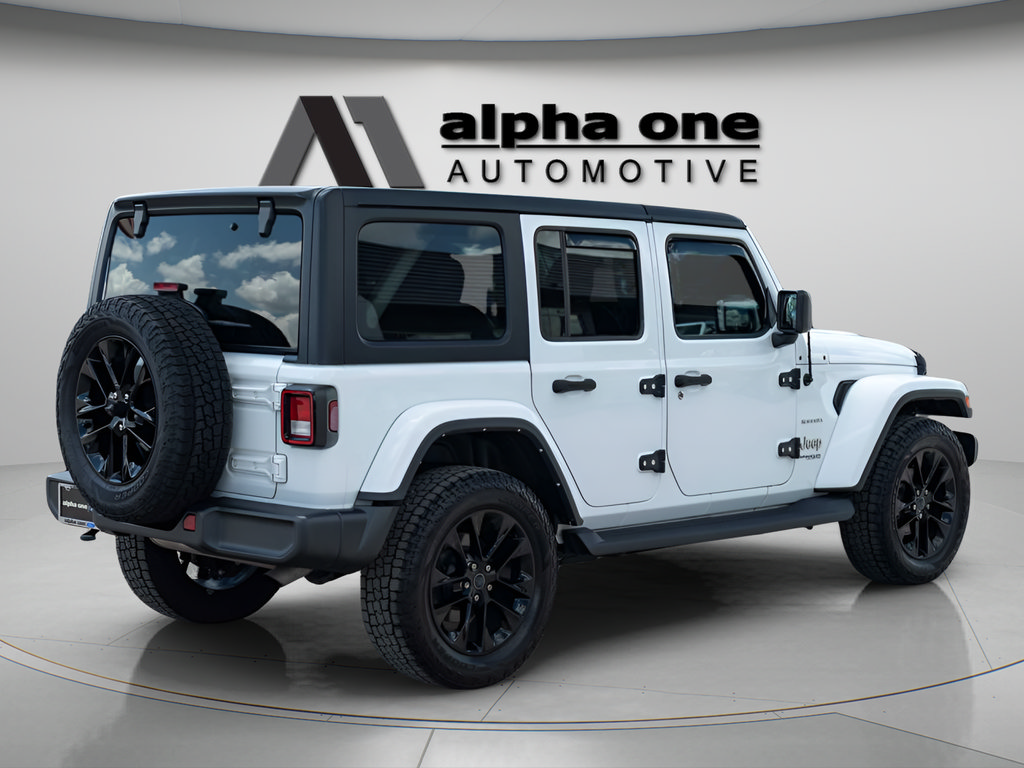 Used 2022 Jeep Wrangler Unlimited Sahara w/ Cold Weather Group AWD/4WD image 7