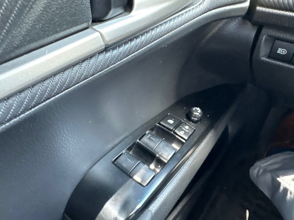 Used 2025 Toyota Camry SE FWD image 14