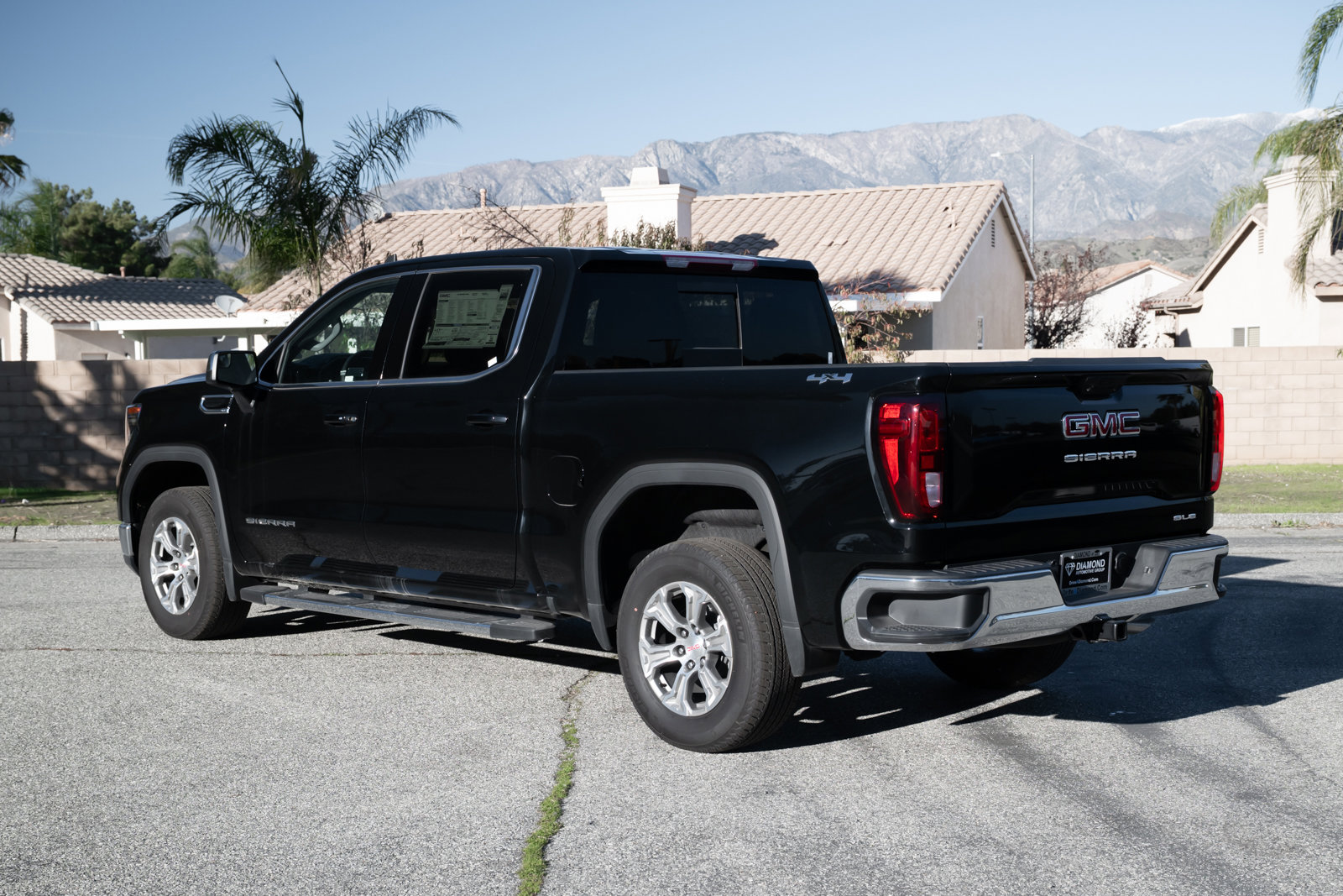 New 2024 GMC Sierra 1500 SLE w/ Preferred Package image 11
