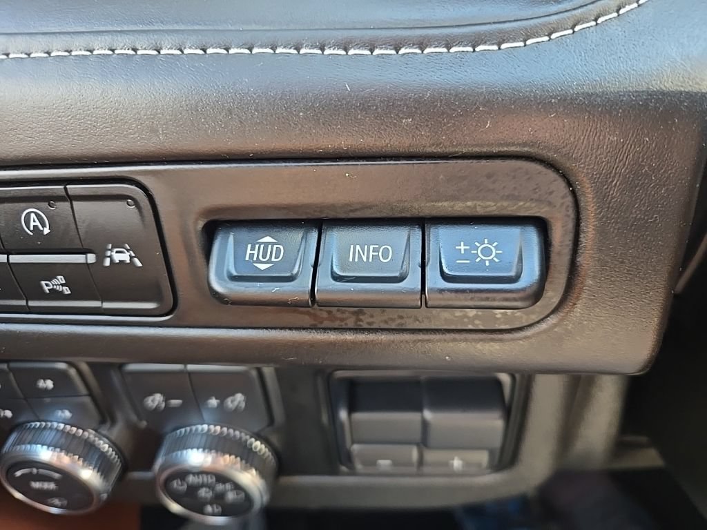 Used 2023 GMC Yukon Denali Ultimate AWD/4WD image 22
