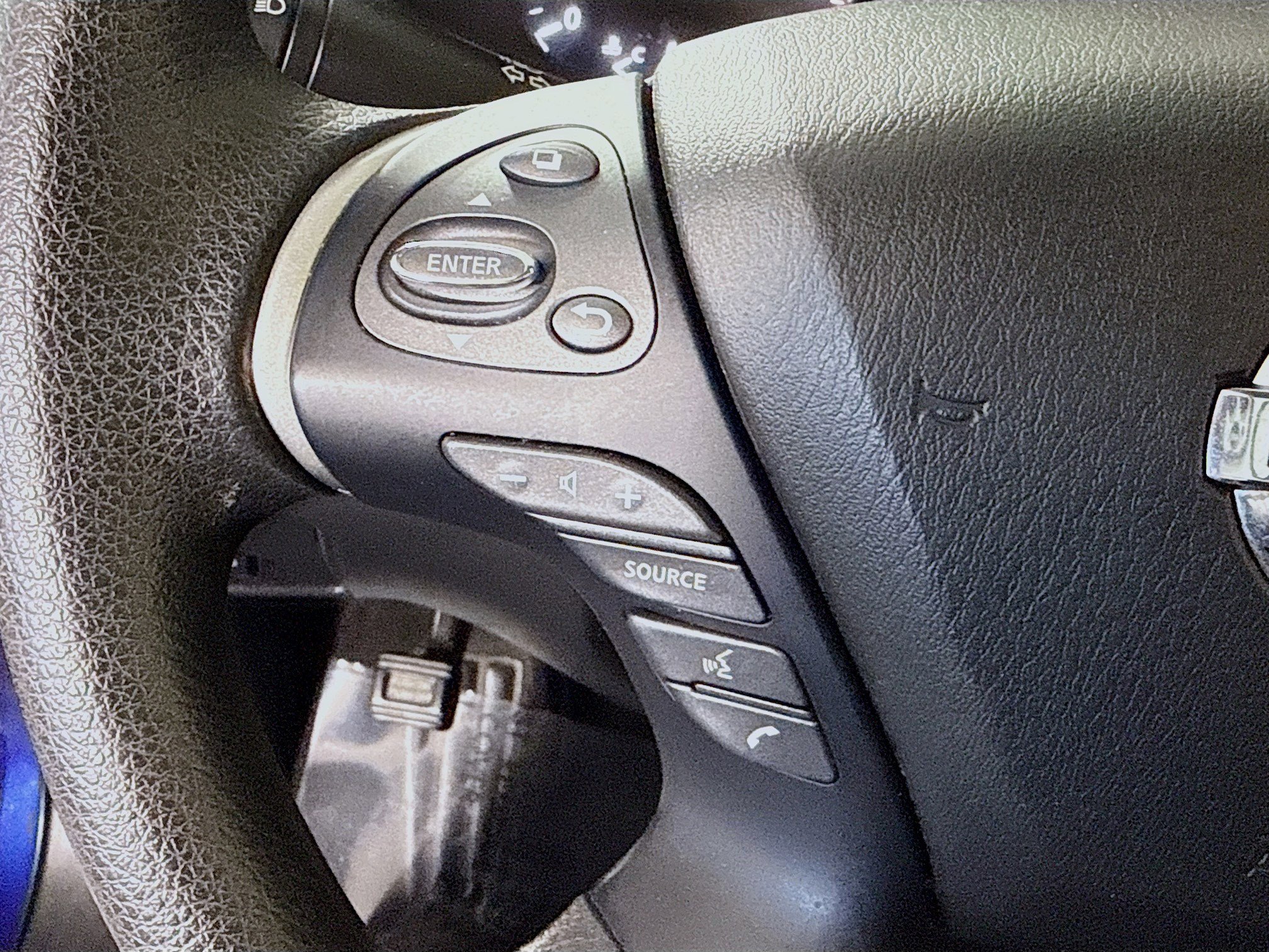 Used 2020 Nissan Pathfinder S image 14