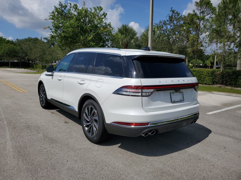 New 2026 Lincoln Aviator 2WD image 3