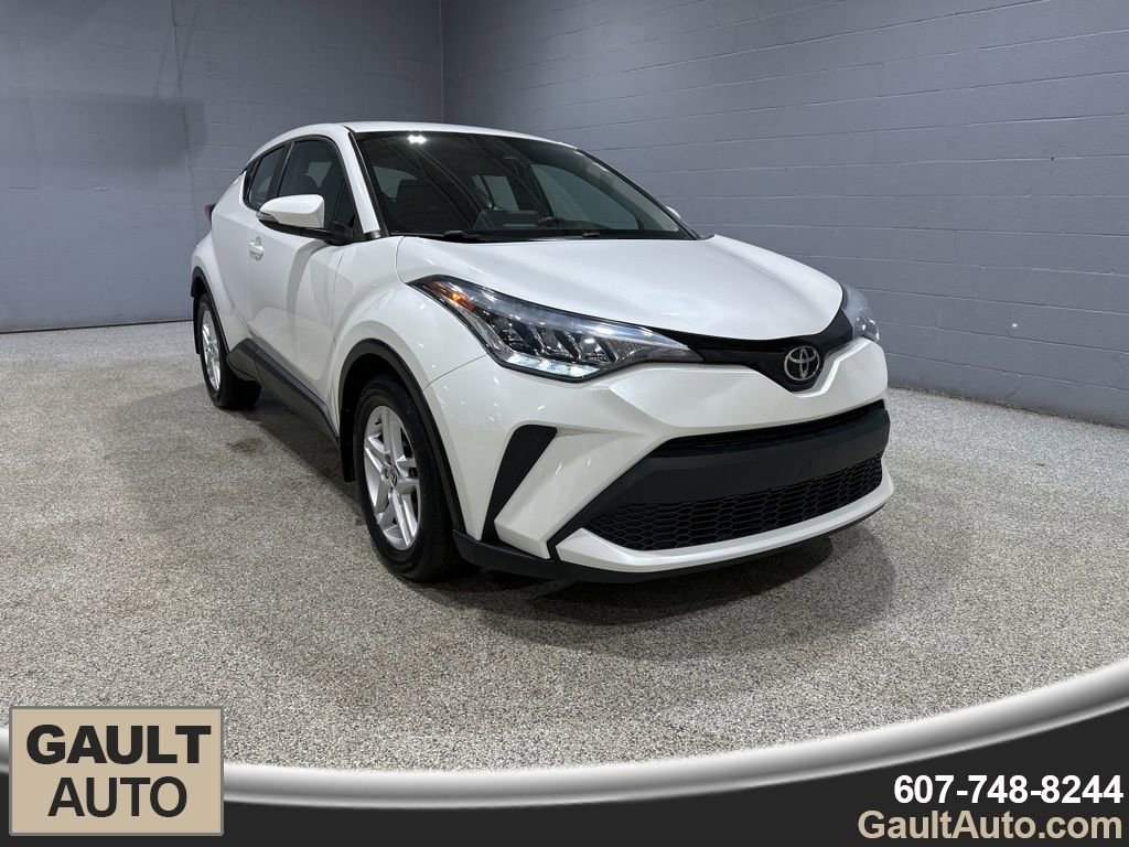 Certified 2021 Toyota C-HR LE image 1