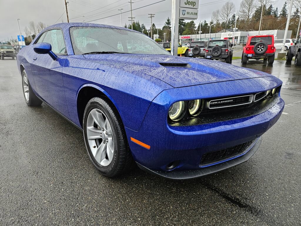 Used 2021 Dodge Challenger SXT image 7