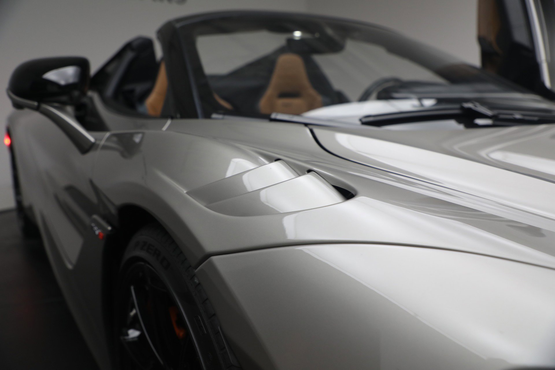Used 2025 McLaren 750S Spider image 41