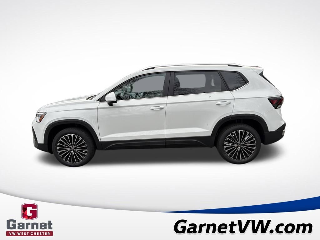 New 2025 Volkswagen Taos SE image 2