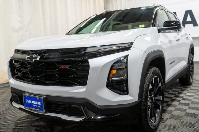 New 2026 Chevrolet Equinox RS w/ Convenience Package III AWD/4WD image 2