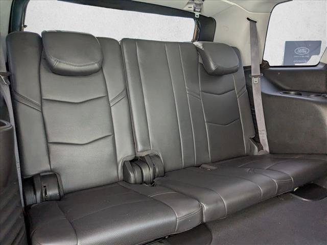 Used 2016 Cadillac Escalade Luxury AWD/4WD image 23
