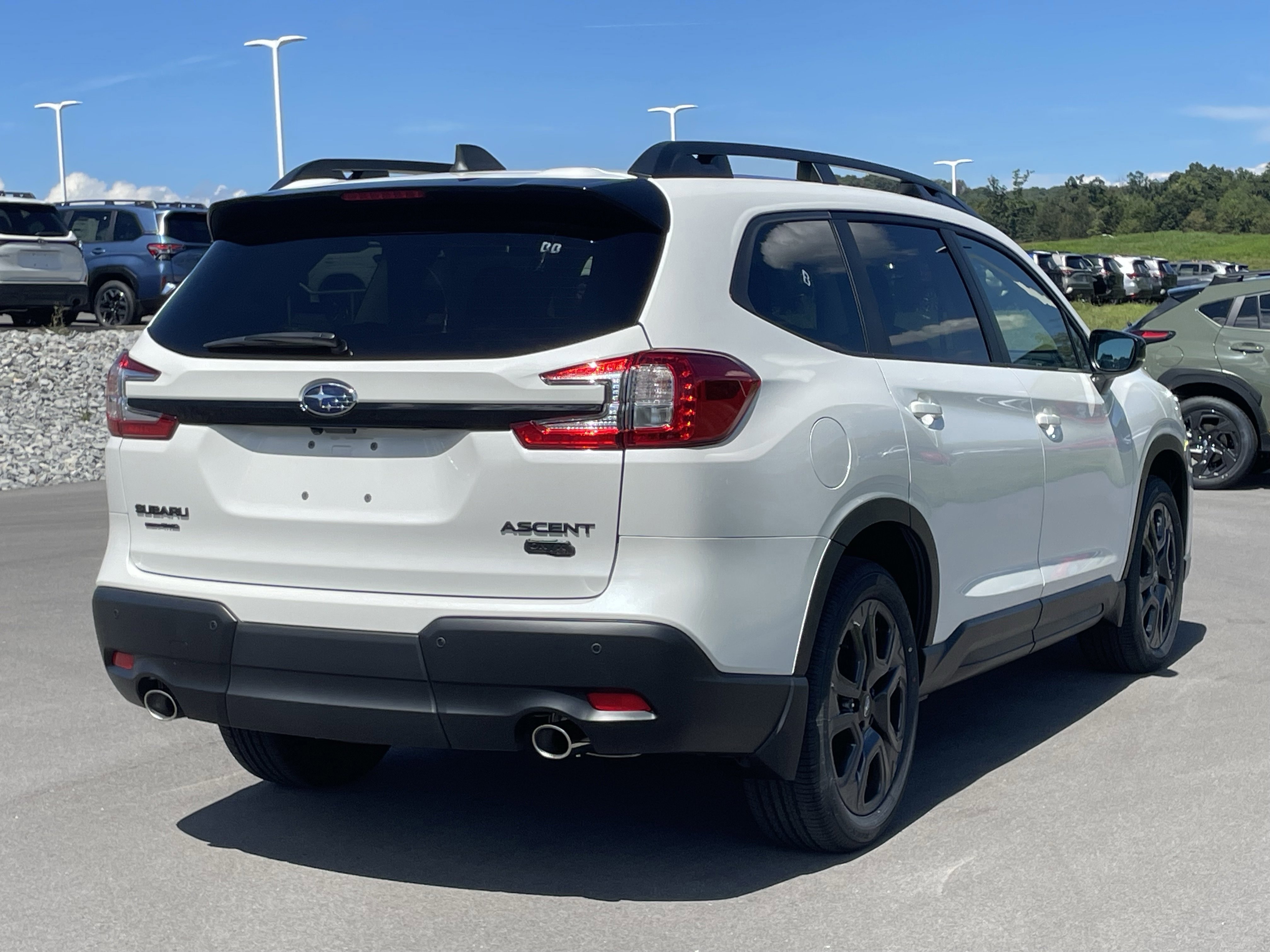 New 2025 Subaru Ascent Onyx Edition image 3
