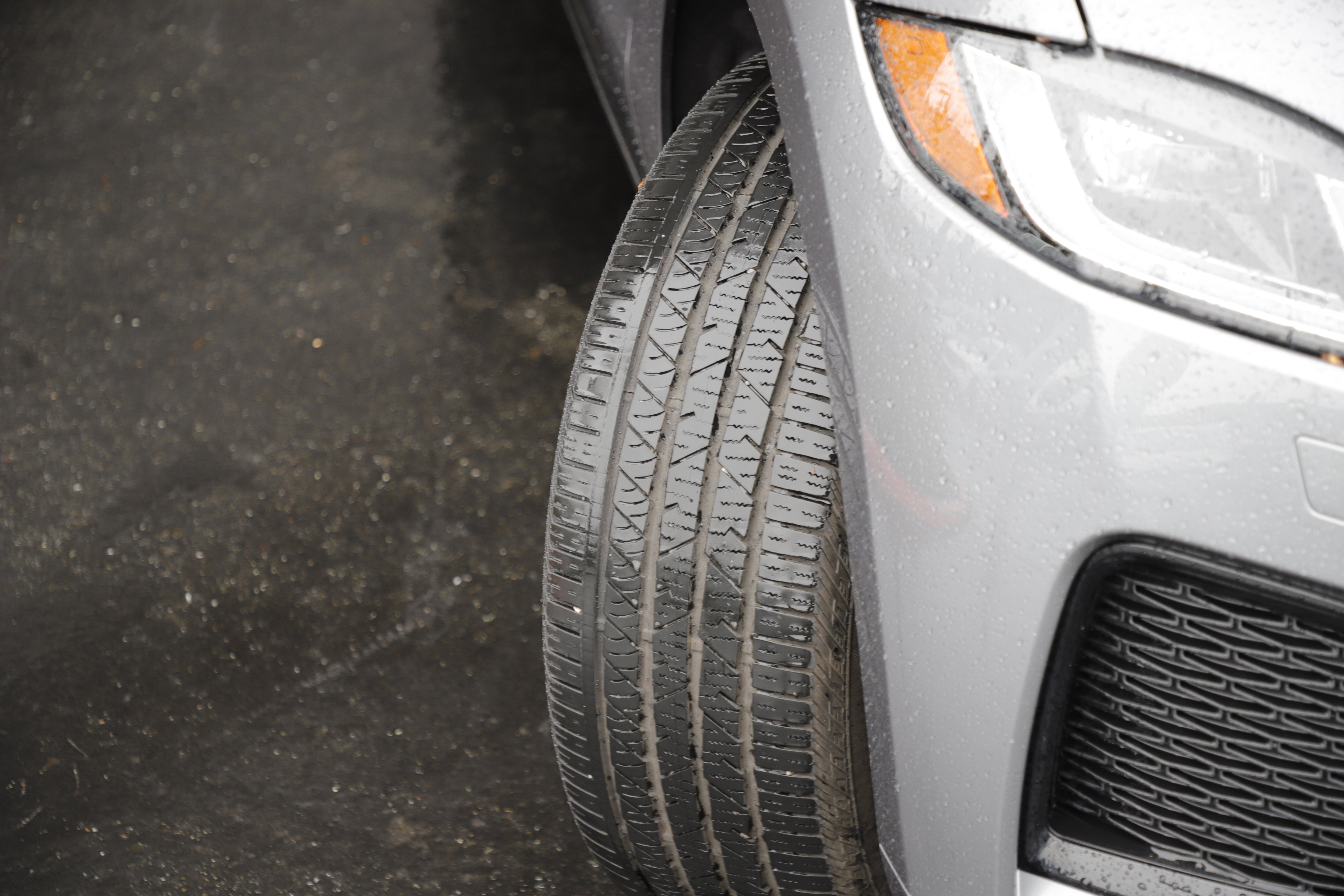 Certified 2025 Jaguar F-PACE R-Dynamic S image 3