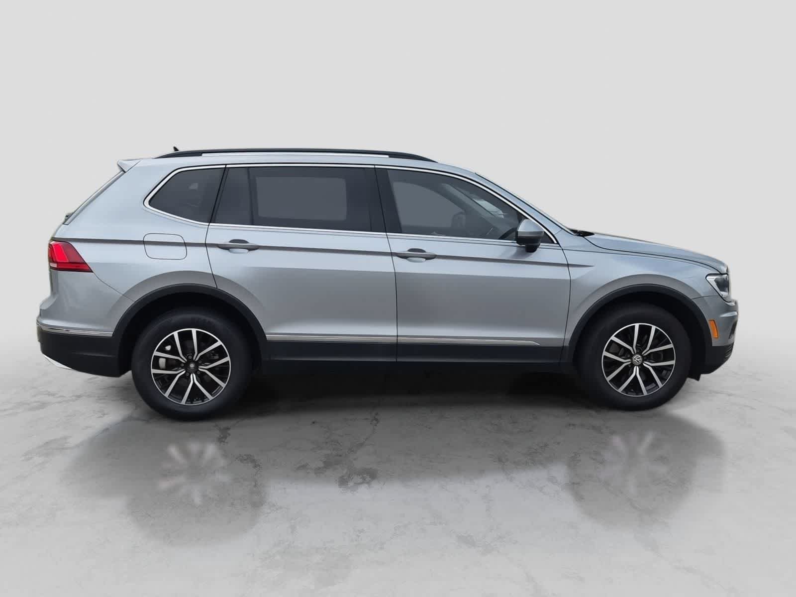 Used 2021 Volkswagen Tiguan SE AWD/4WD image 9