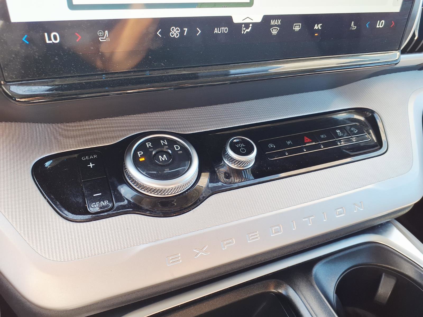 Certified 2025 Ford Expedition Active image 25