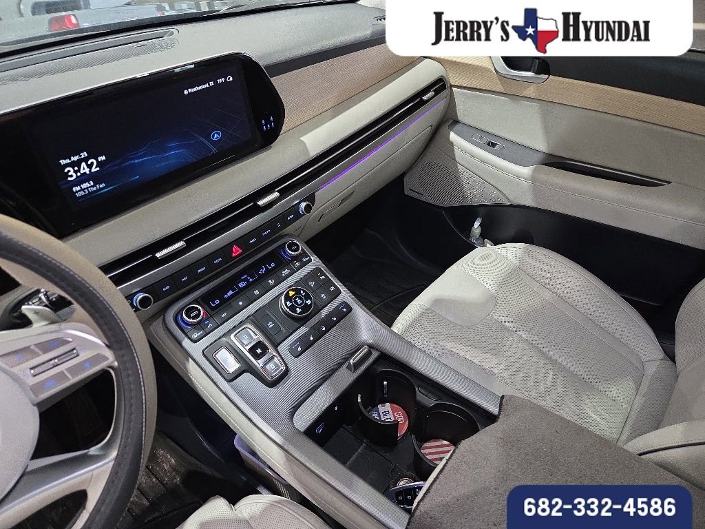 Used 2024 Hyundai Palisade Limited AWD/4WD image 12
