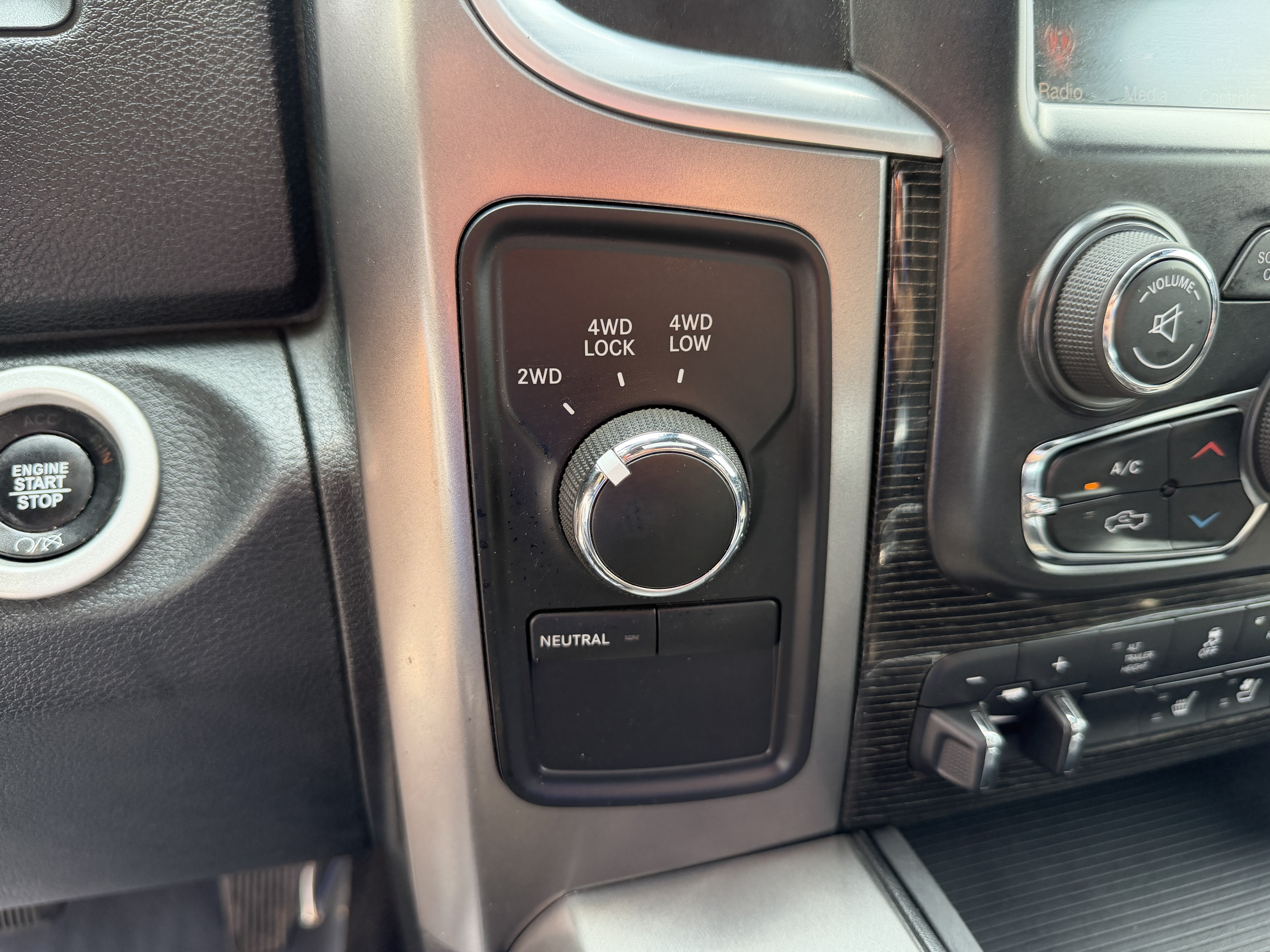 Used 2017 RAM 2500 Limited AWD/4WD image 22