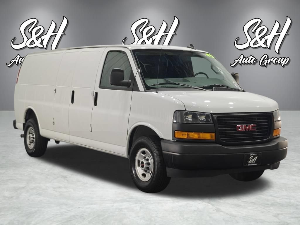 Used 2024 GMC Savana 3500 Extended RWD image 2