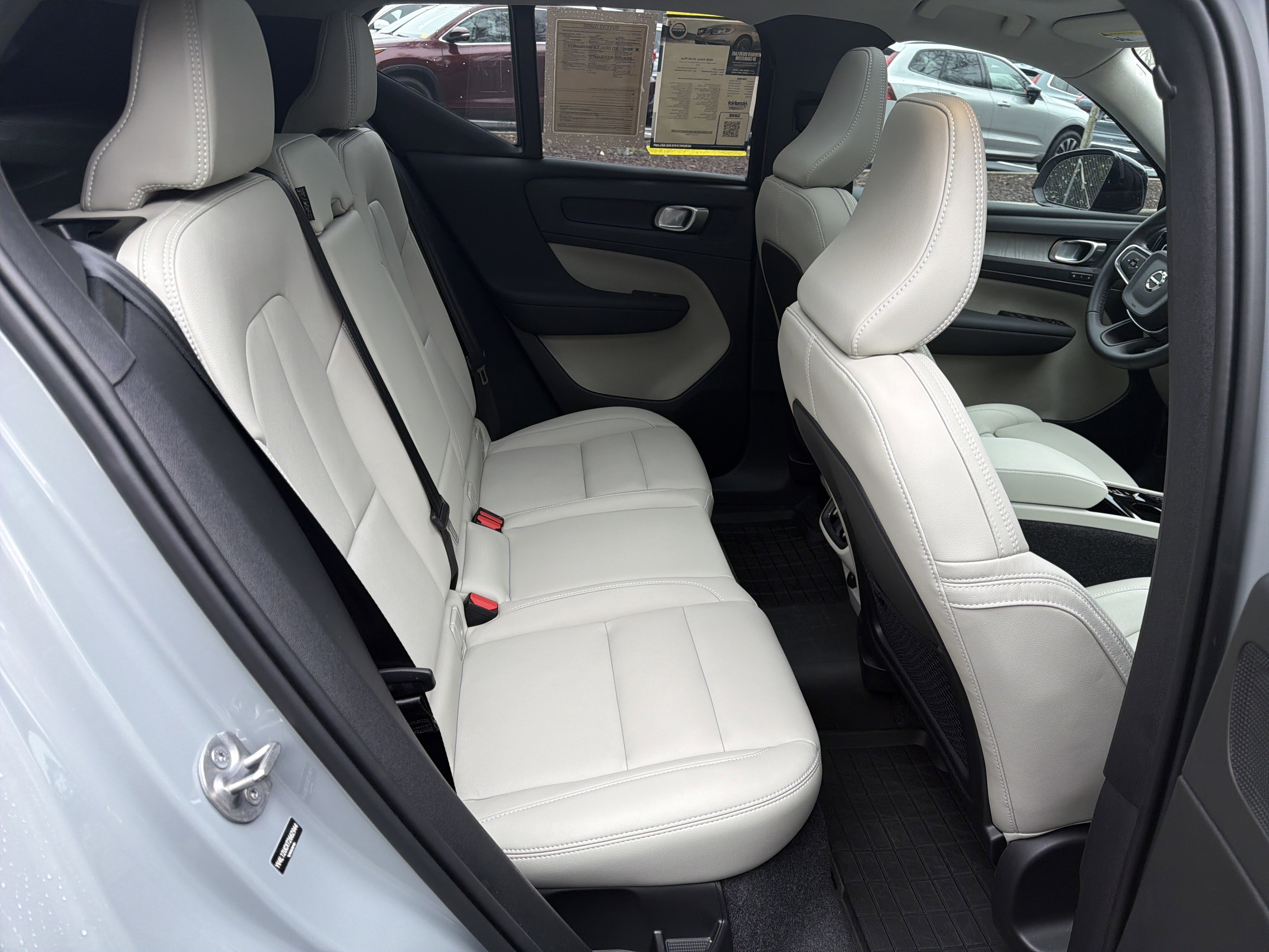 Used 2026 Volvo XC40 B5 Plus w/ Protection Package Premier image 33