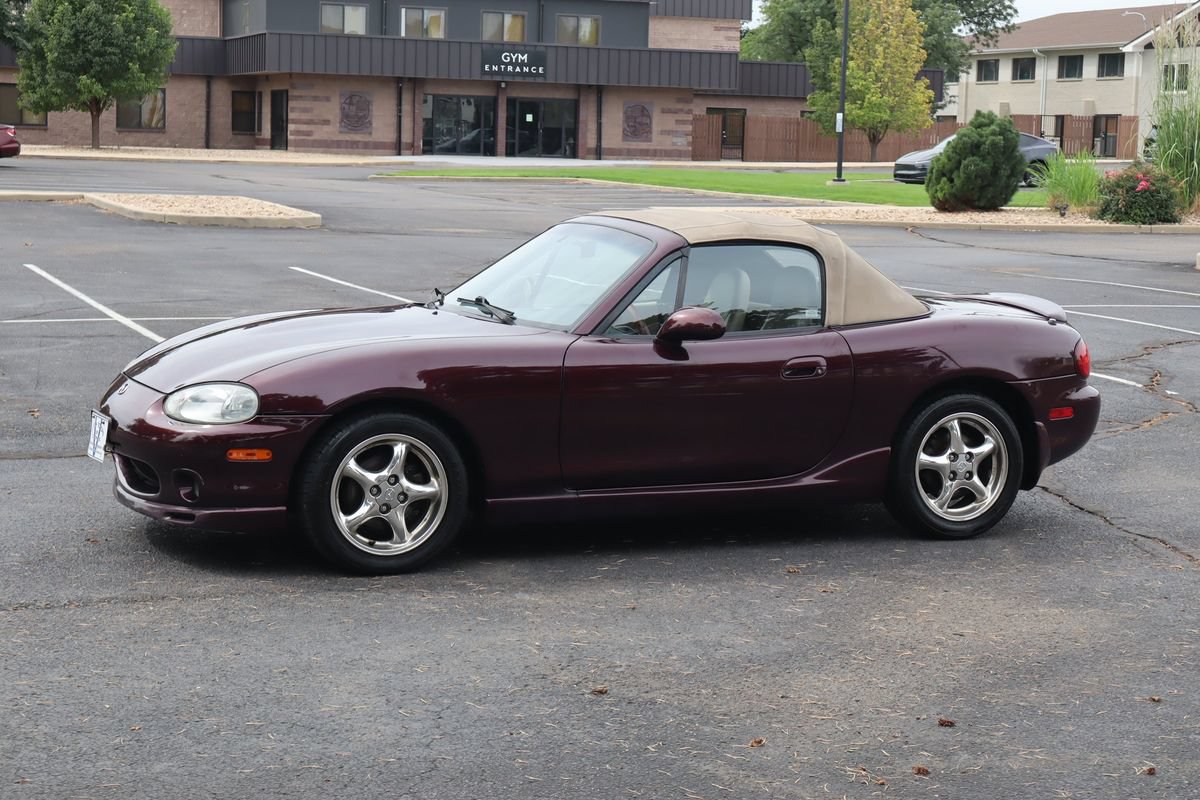Used 2000 MAZDA MX-5 Miata RWD image 23