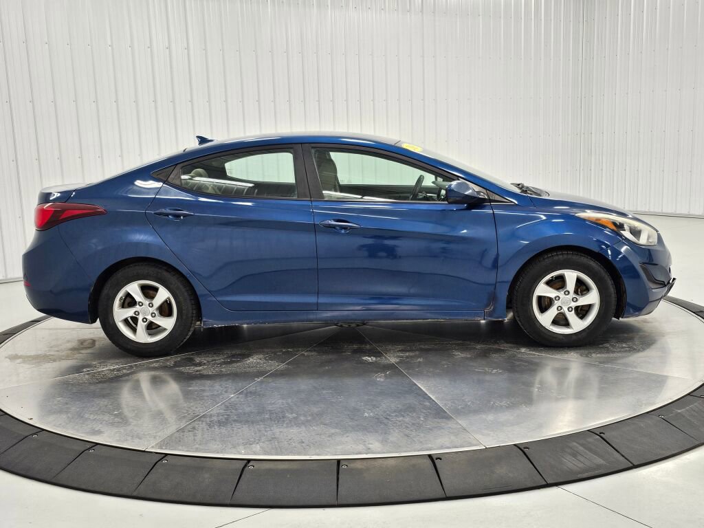 Used 2015 Hyundai Elantra SE FWD image 6