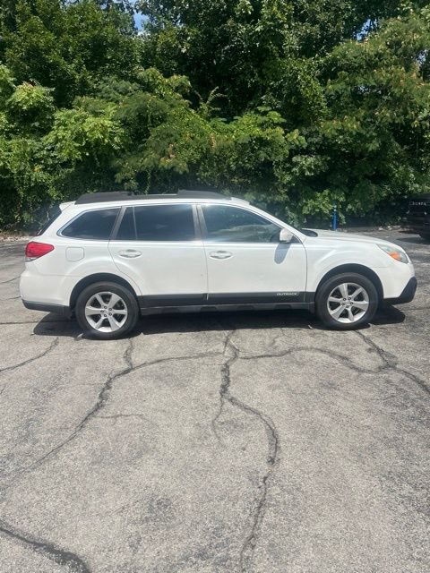 Used 2013 Subaru Outback 2.5i Limited w/ Moonroof Pkg AWD/4WD image 5