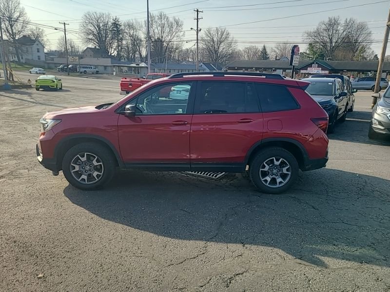 Used 2023 Honda Passport TrailSport image 3