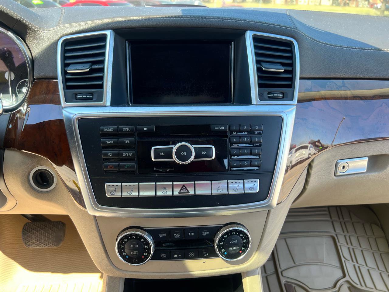 Used 2014 Mercedes-Benz GL 450 4MATIC image 13