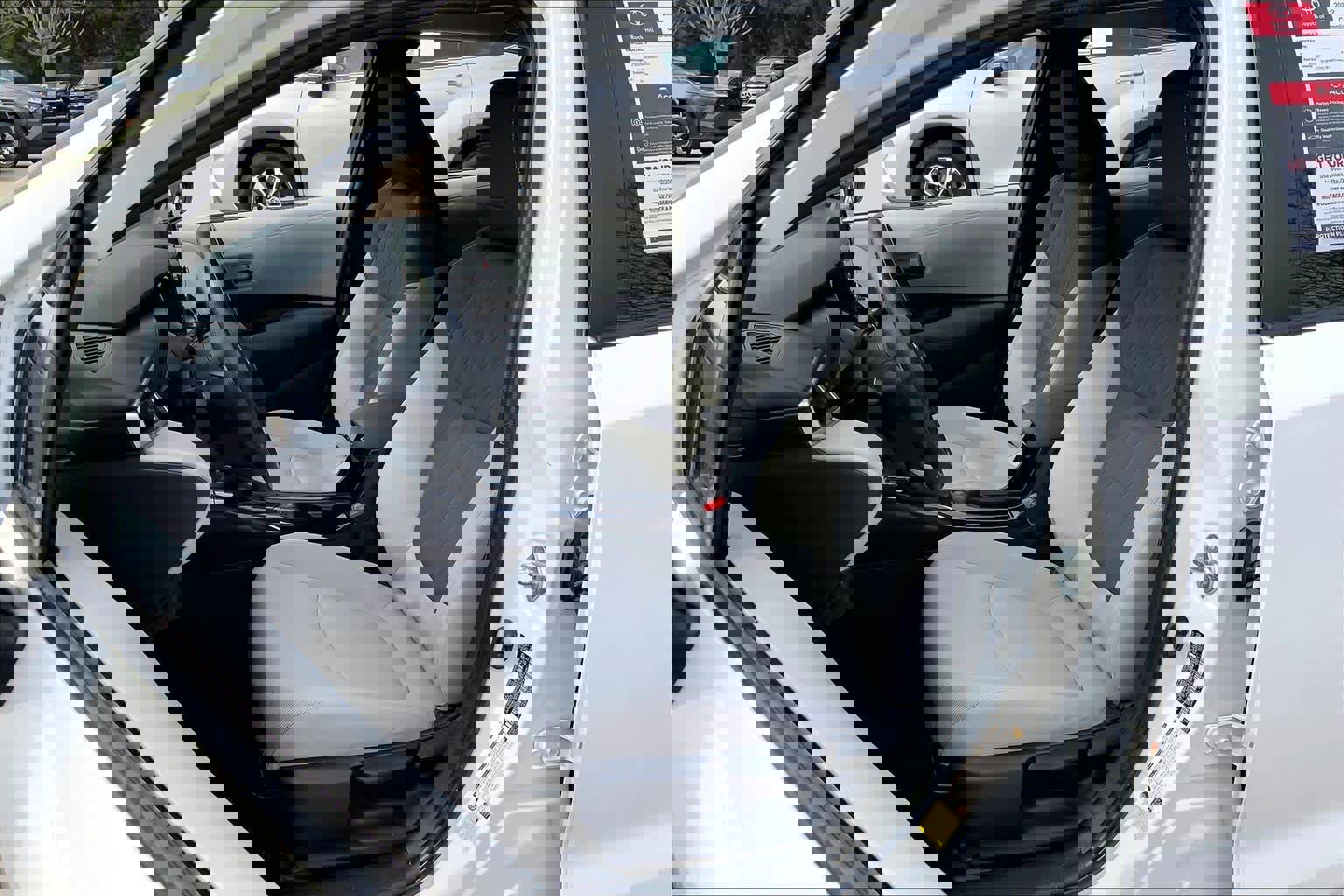 Used 2022 Toyota Corolla LE image 8