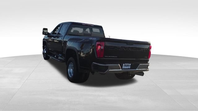 Certified 2021 Chevrolet Silverado 3500 LTZ w/ LTZ Convenience Package AWD/4WD image 3