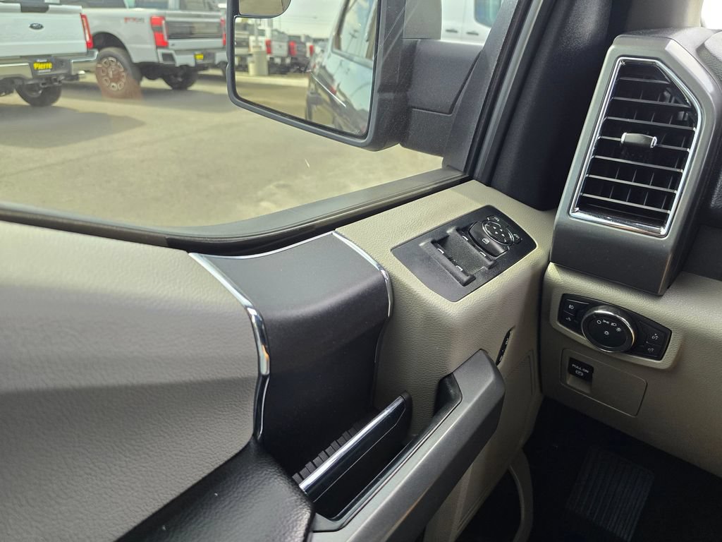 Used 2015 Ford F150 XLT AWD/4WD image 28