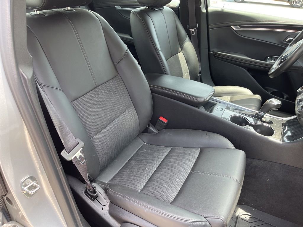 Used 2016 Chevrolet Impala LT FWD image 11