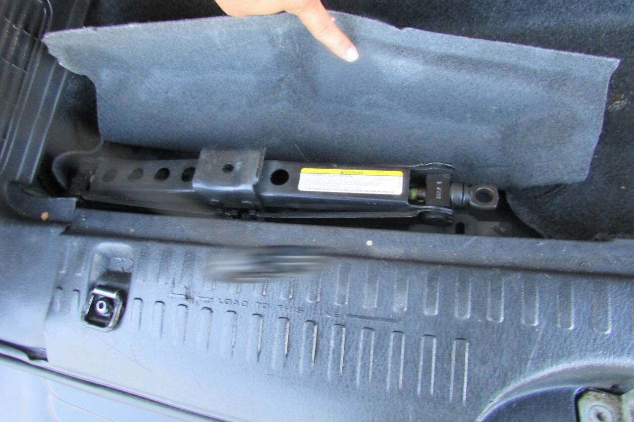 Used 2003 Dodge Durango Sport image 25