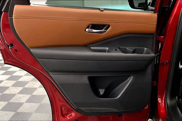 New 2026 Nissan Pathfinder Platinum AWD/4WD image 36
