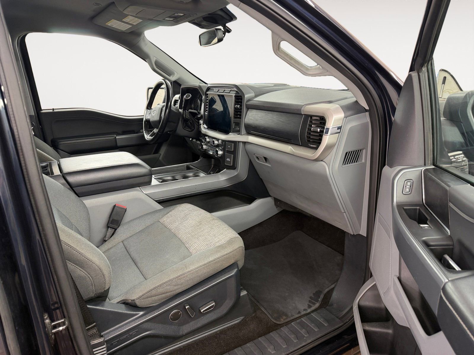 Used 2021 Ford F150 XLT w/ Equipment Group 302A High image 15