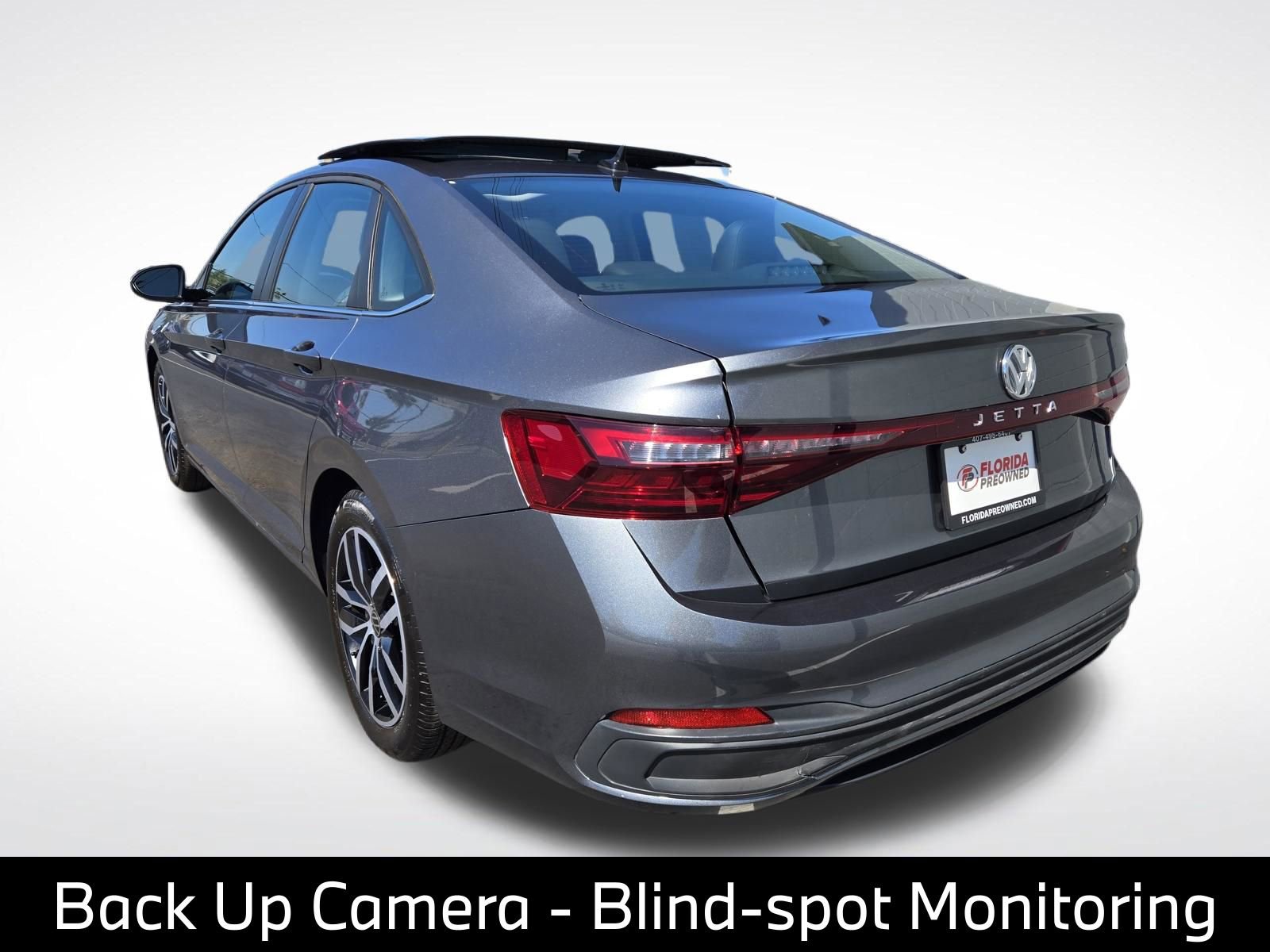 Used 2025 Volkswagen Jetta SE image 7