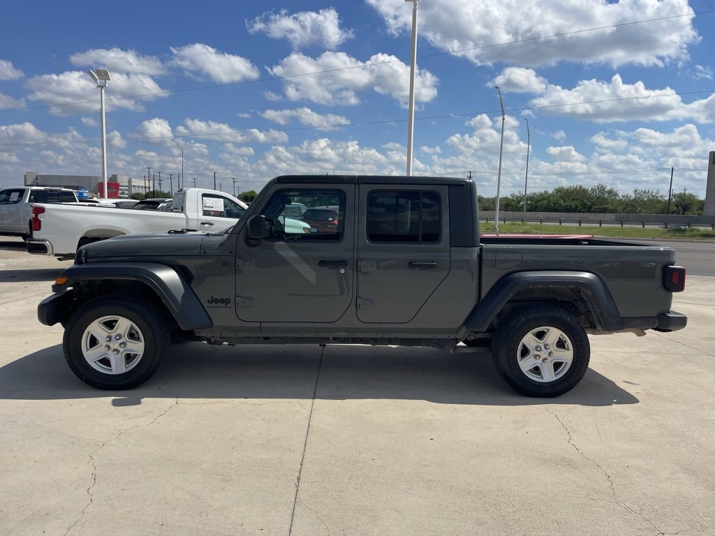 Used 2023 Jeep Gladiator Sport image 3