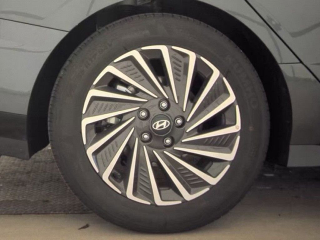 Used 2025 Hyundai Sonata SEL image 19