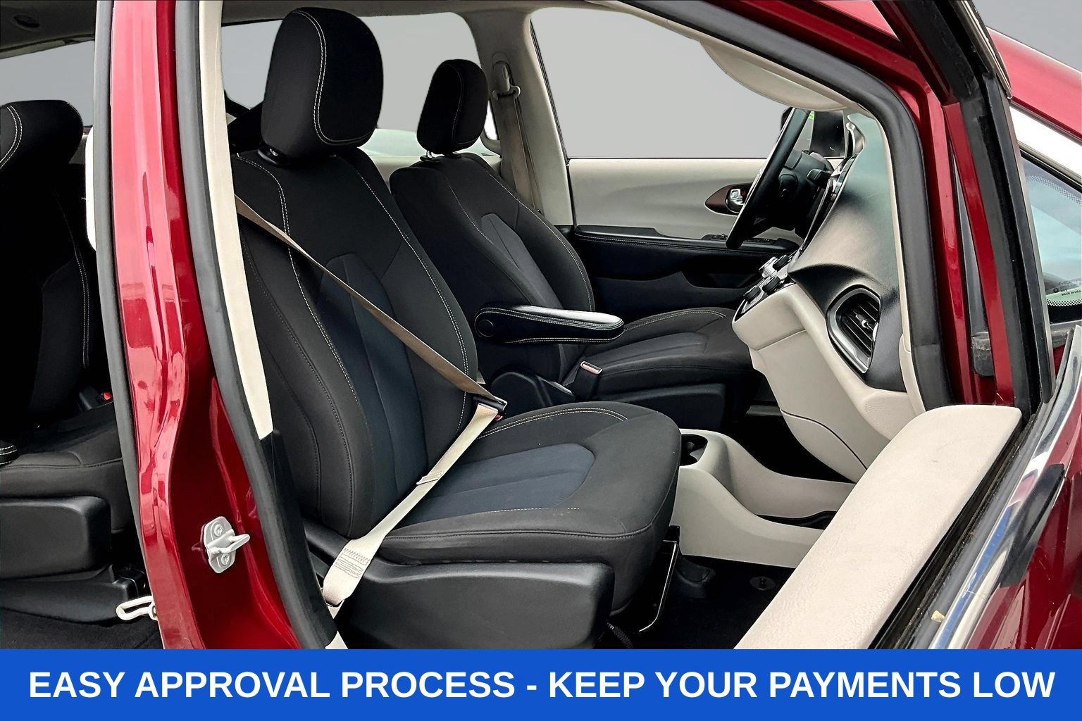 Used 2020 Chrysler Voyager LX FWD image 34