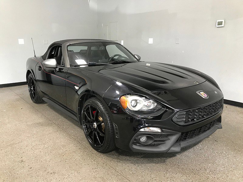 Used 2017 FIAT 124 Spider Abarth image 2