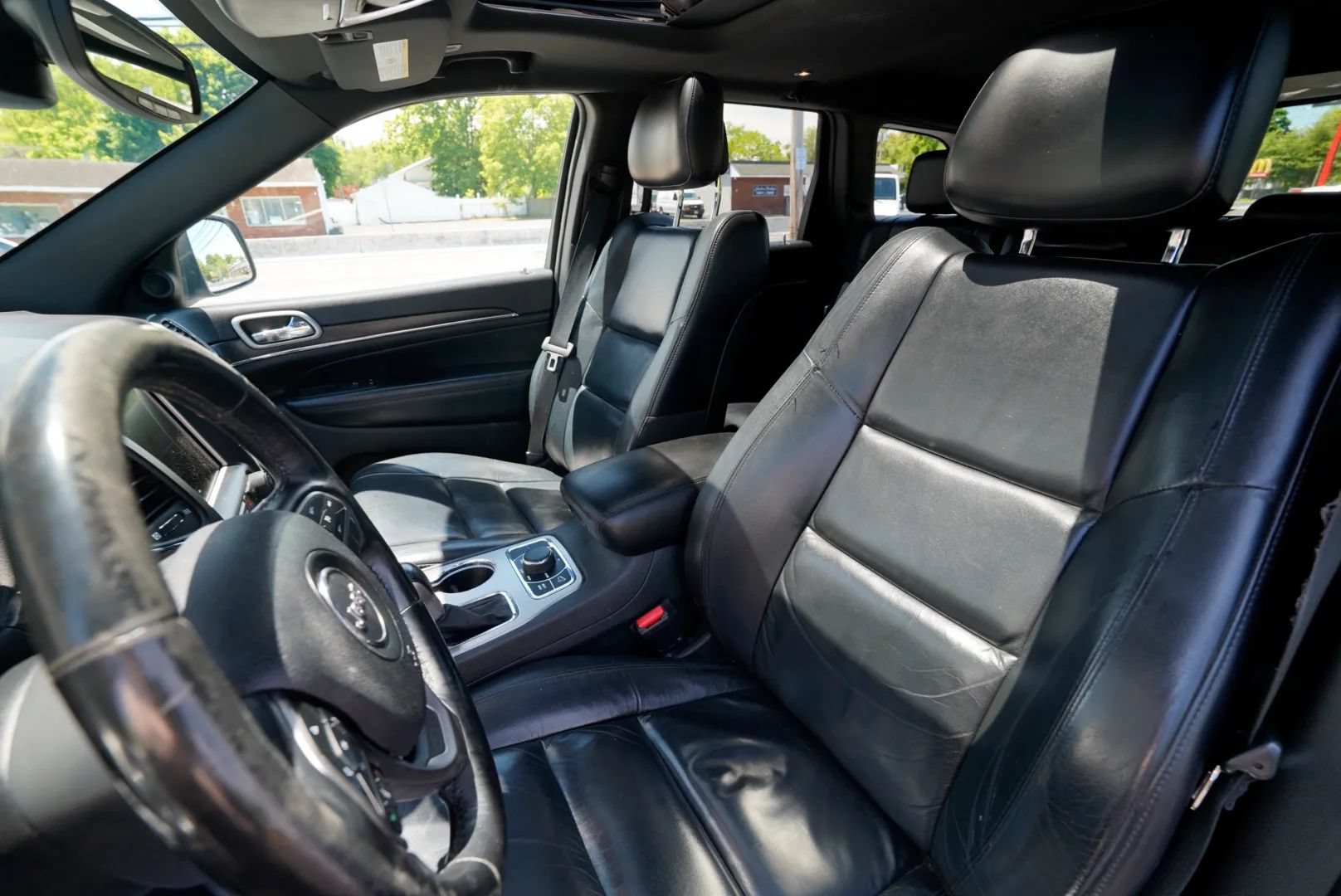 Used 2018 Jeep Grand Cherokee Limited AWD/4WD image 22