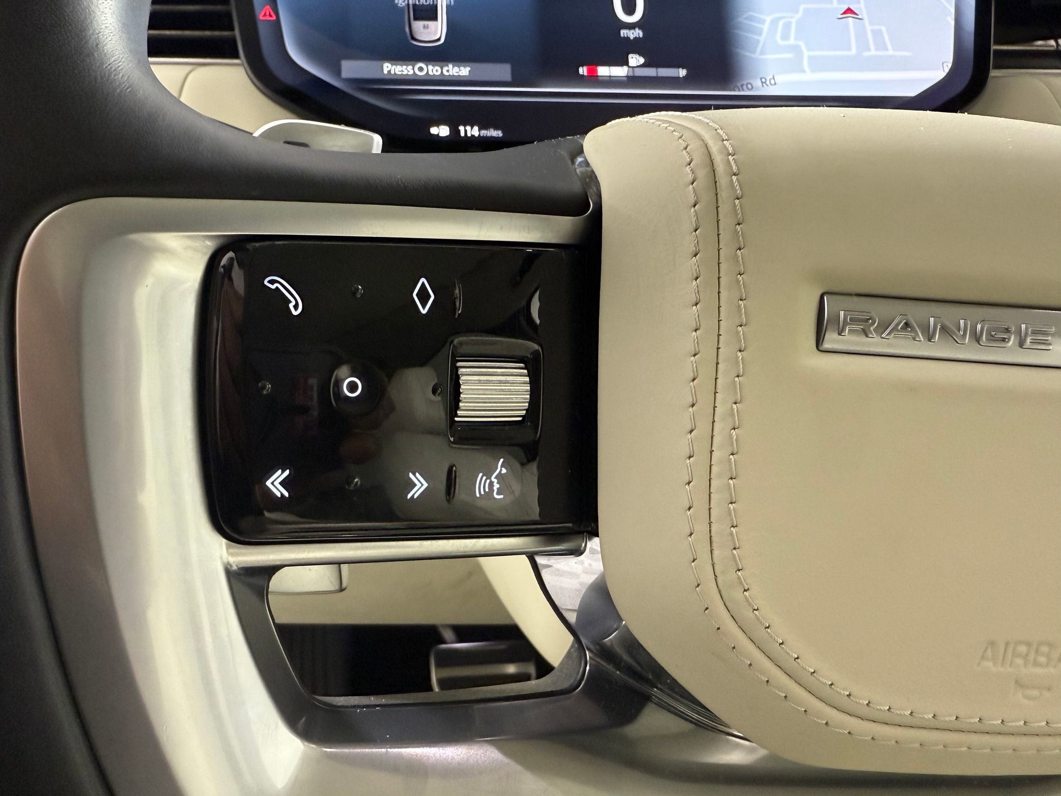 Used 2023 Land Rover Range Rover Long Wheelbase SE image 22