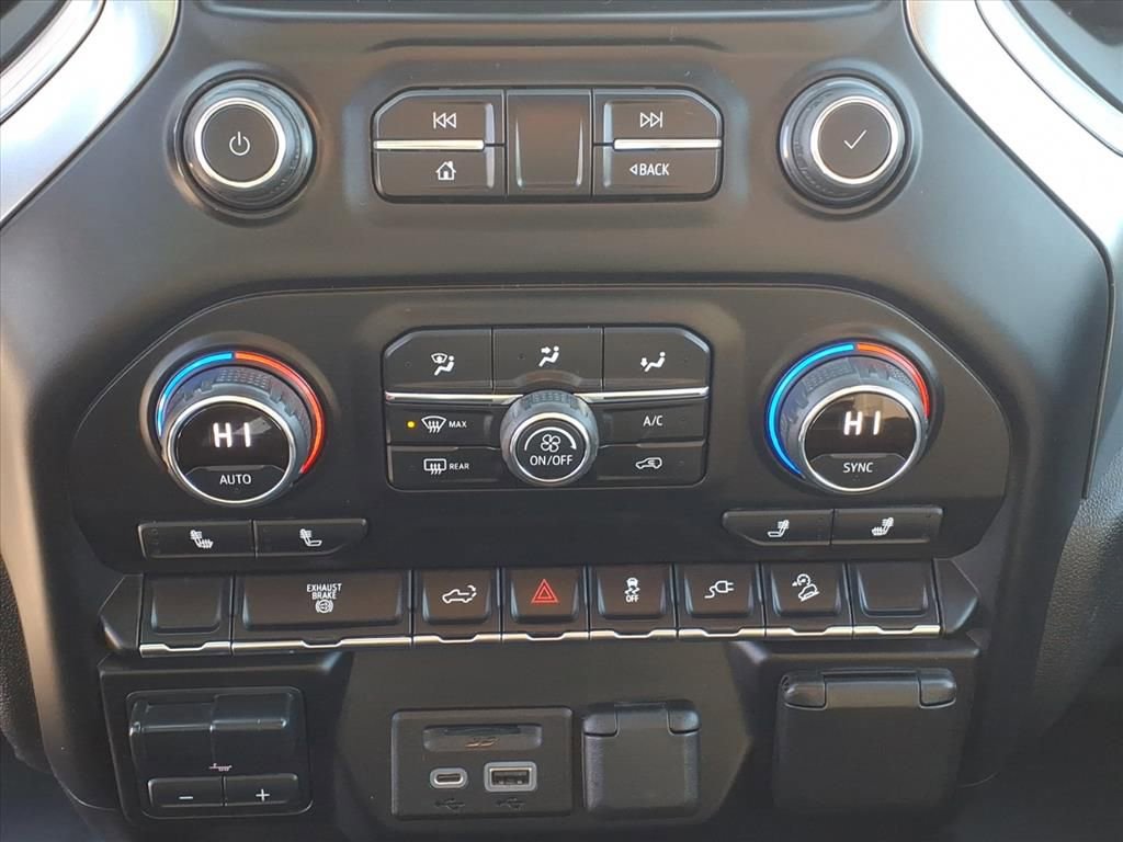 Used 2020 Chevrolet Silverado 2500 LT w/ Convenience Package image 8