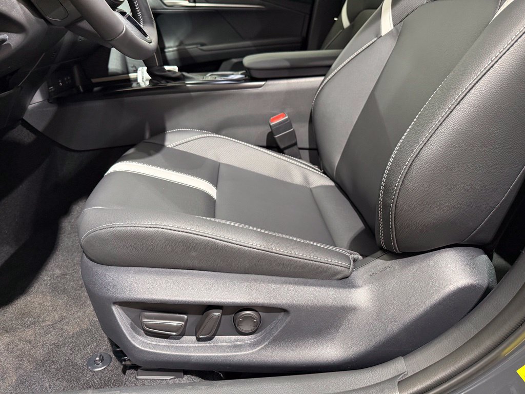 New 2027 Toyota Camry SE w/ Convenience Package FWD image 13