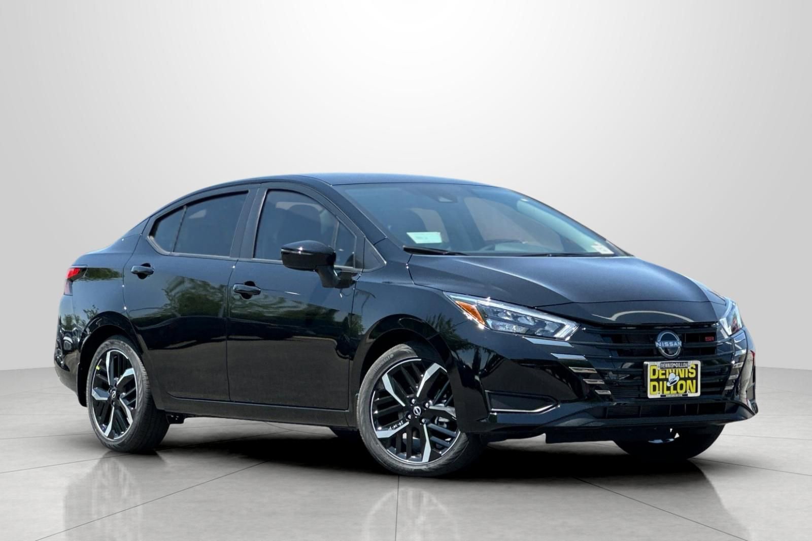 Used 2025 Nissan Versa SR w/ Trunk Package image 1