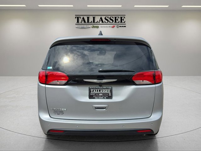 New 2026 Chrysler Voyager LX image 8