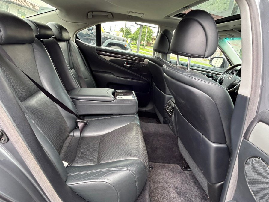 Used 2015 Lexus LS 460 AWD w/ Comfort Package image 15
