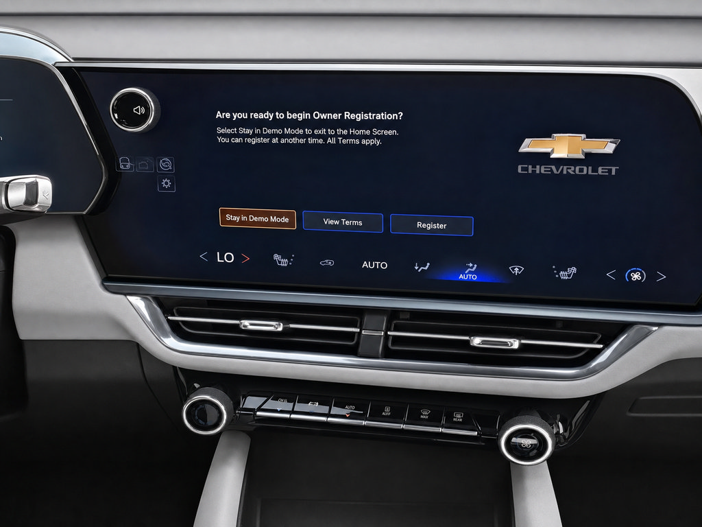 New 2026 Chevrolet Equinox EV LT FWD image 12