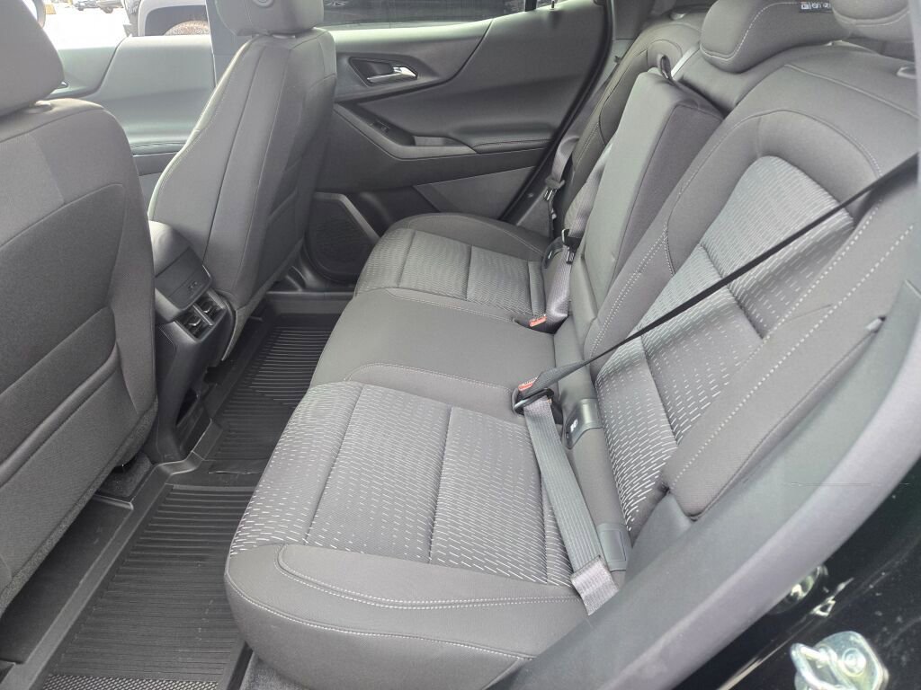 New 2026 Chevrolet Equinox LT w/ Safety and Technology Package FWD image 13