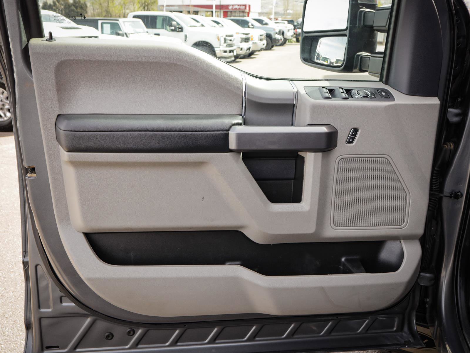 Used 2022 Ford F350 XLT w/ XLT Premium Package image 15