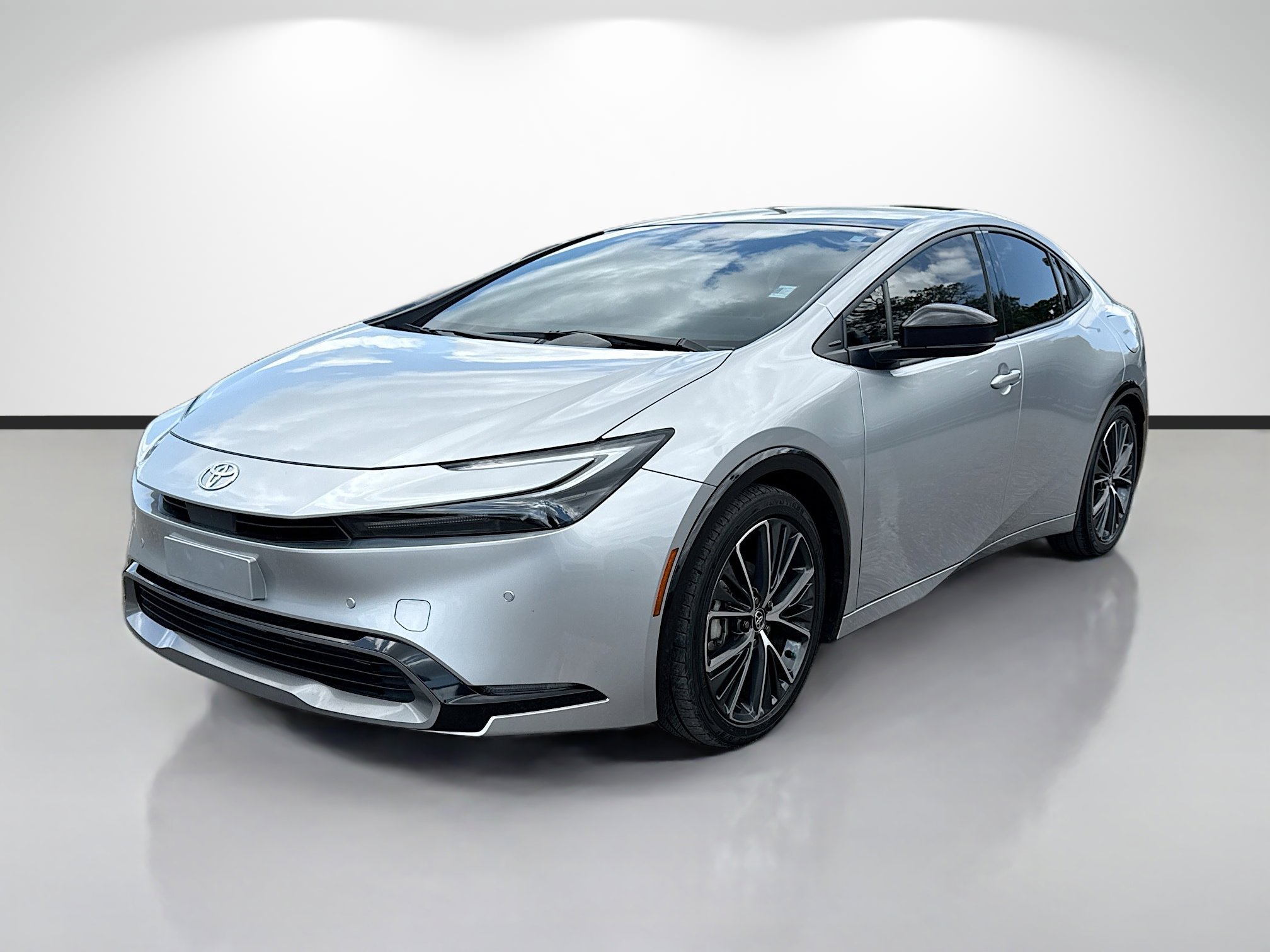 Used 2024 Toyota Prius Limited FWD image 7
